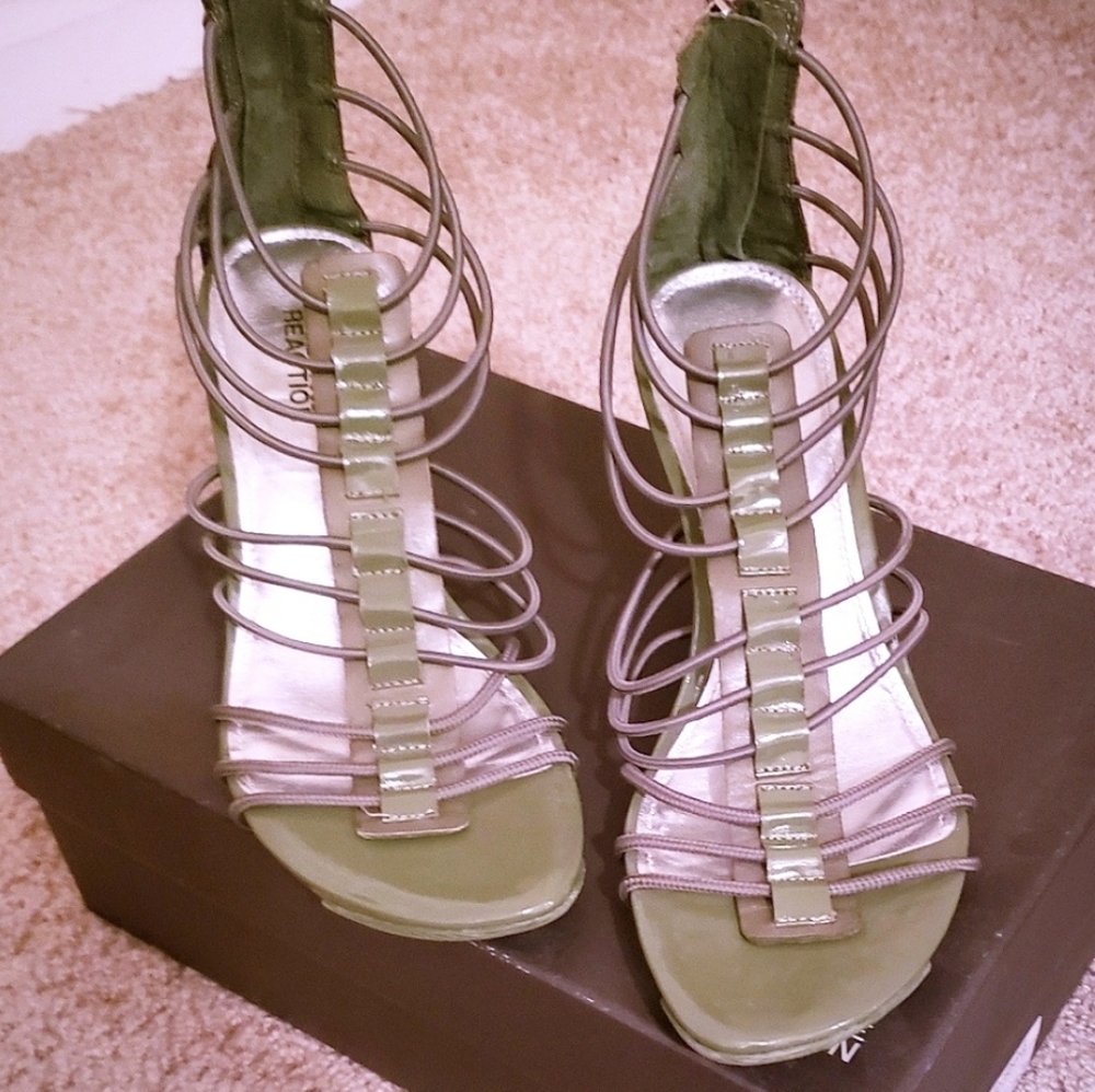 Kenneth Cole Reaction wedged heels